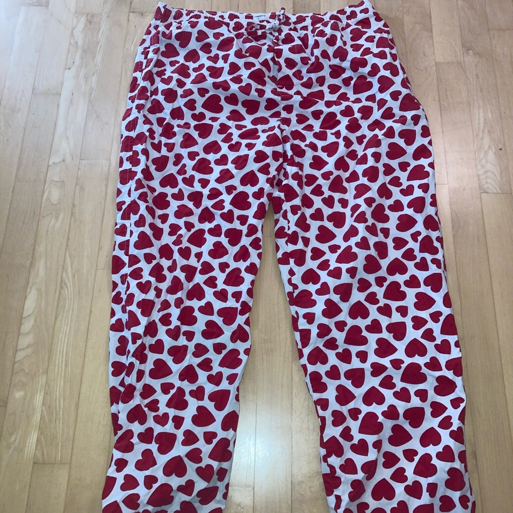 Men’s GAP Body Love Hearts Red and White size Large Pajama Pants